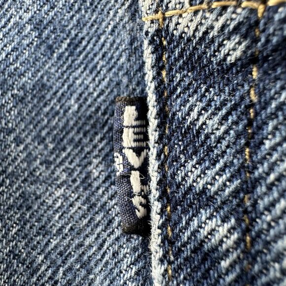 Levis 501 Jeans Womens 28 Medium Wash Made & Crafted Selvedge Denim Button Fly - Picture 8 of 16